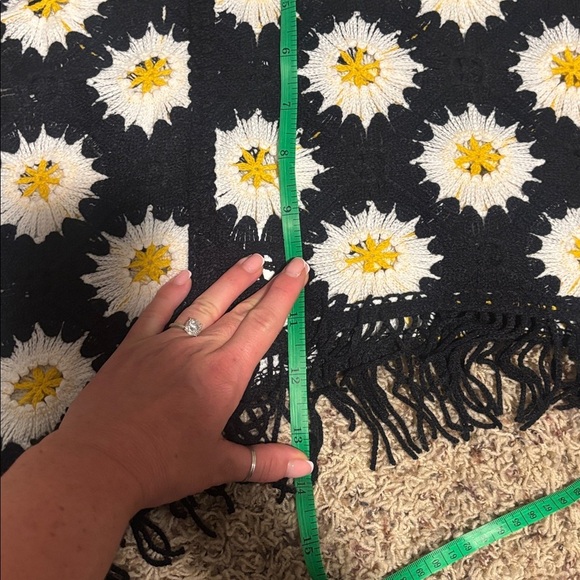 Haute hippie poncho Black Crochet Sweater with Daisy Pattern - Picture 6 of 6